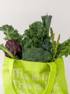 20 SIMPLE Ways to Make the Most of Your Reusable Bags-4